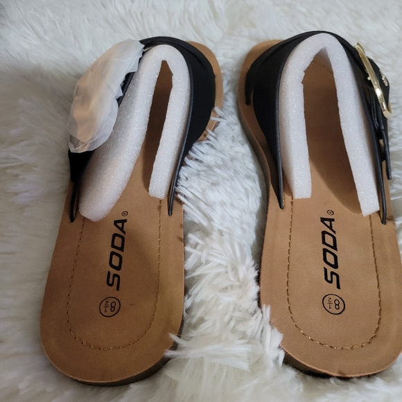 Sandals - Picture 5 of 7